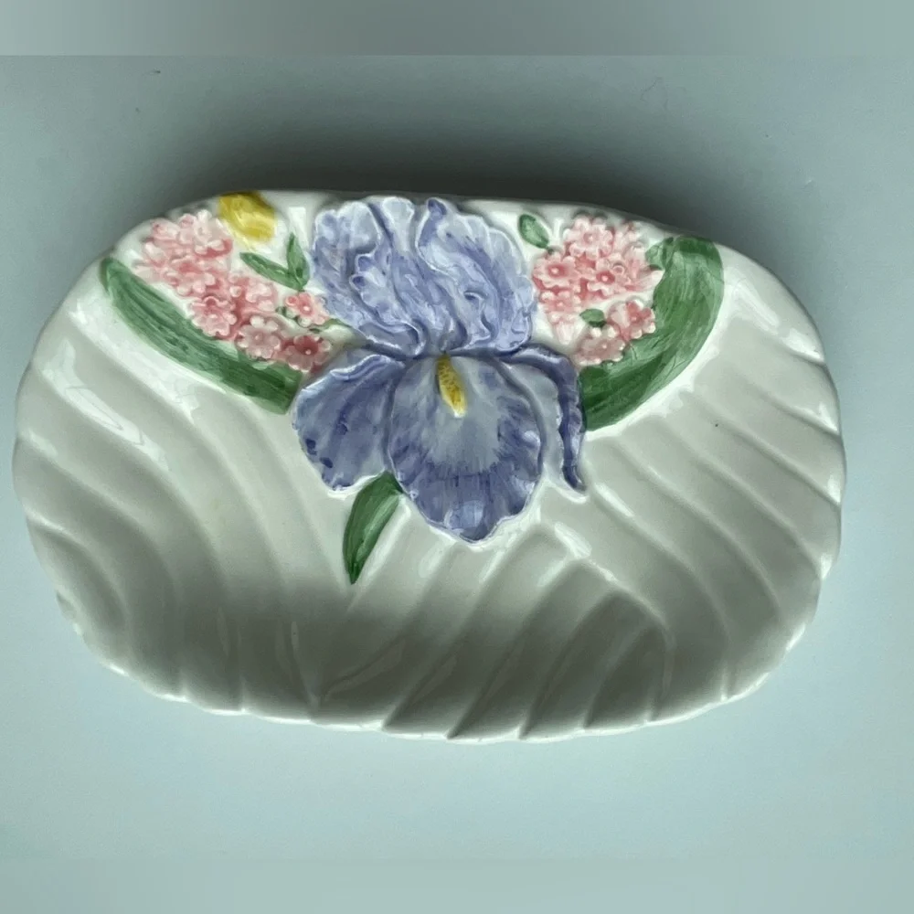 Vintage Maryann Baker Otagiri ceramic with flowers bathroom set. Lot of three